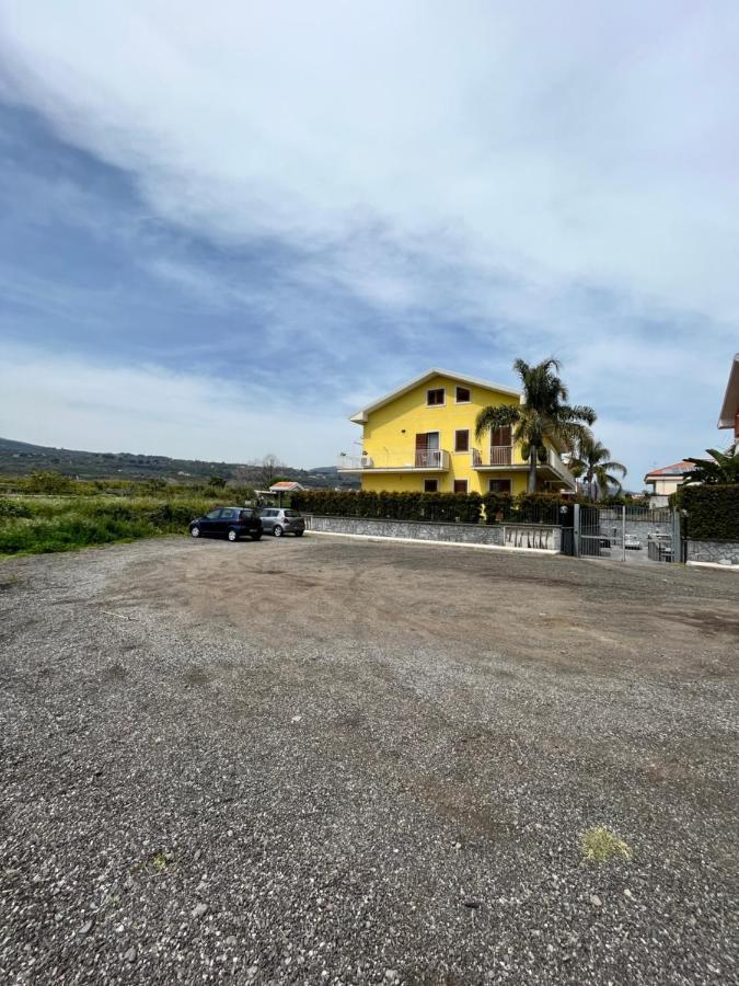 Yellow House Διαμέρισμα Fiumefreddo di Sicilia Εξωτερικό φωτογραφία